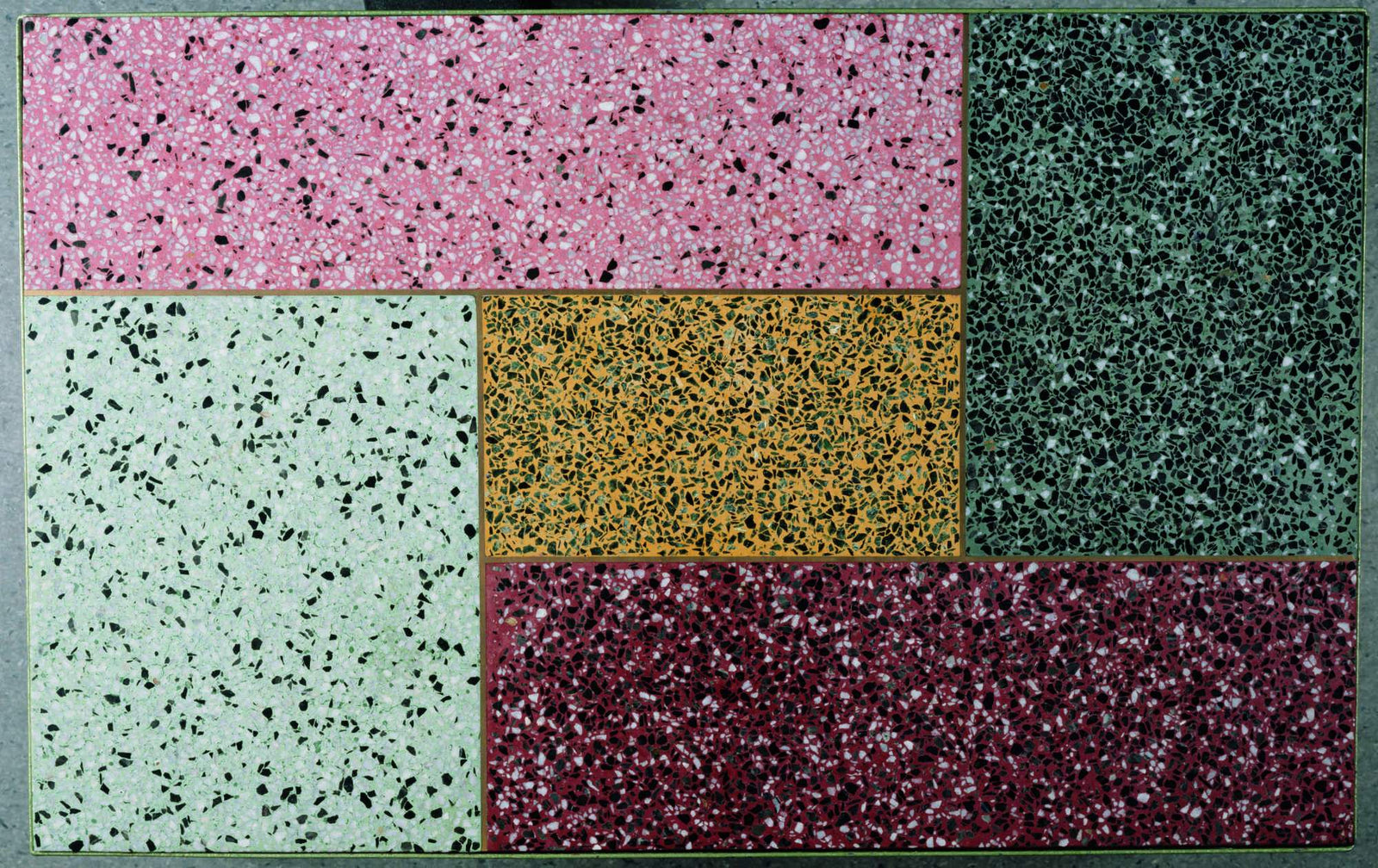 Tavola - Terrazzo Brass & Iron - 800 x 510mm